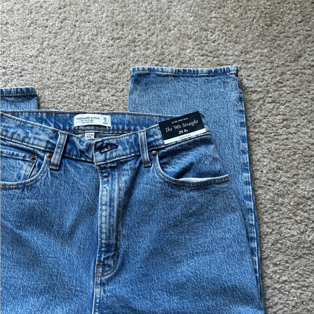 NWT Ultra High Rise 90s Curve Love straight jeans